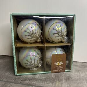 TINSEL & FIR 3 inch White Iridescent Silver 3D Glitter Design Ornament Set of 4